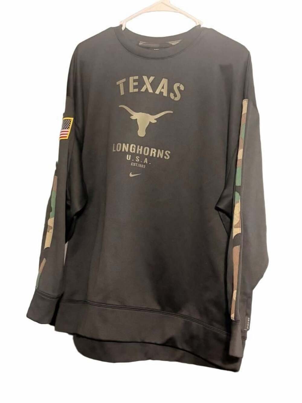 Nike On Field Texas Longhorns Military Camo Sweatshirt DD4404-010 Women's Large